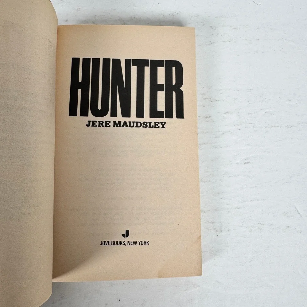 Hunter Jere Maudsley 1987 First Printing Military Thriller Jove‎